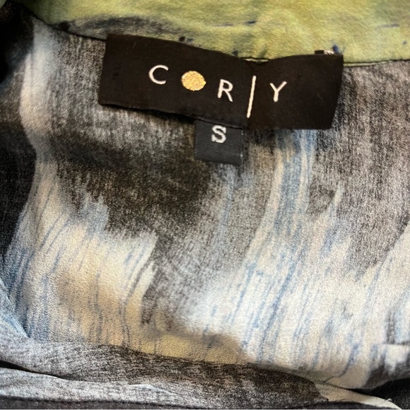 Women's Silk Abstract Print Tunic Top - Picture 4 of 5